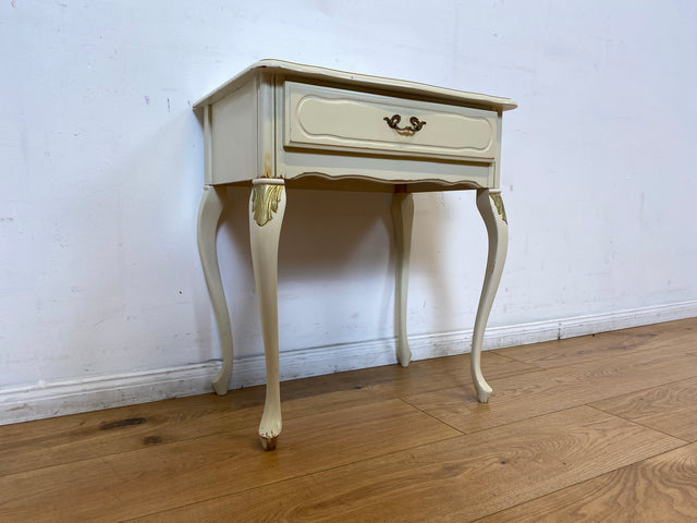 WMK I Charmanter weißer Chippendale Nachttisch mit Schublade und edlem Messinggriff I Nachtkommode Nachtschrank Nachtschränkchen Kommode Beistelltisch Vintage Barock Rokoko Berlin Jena Bamberg