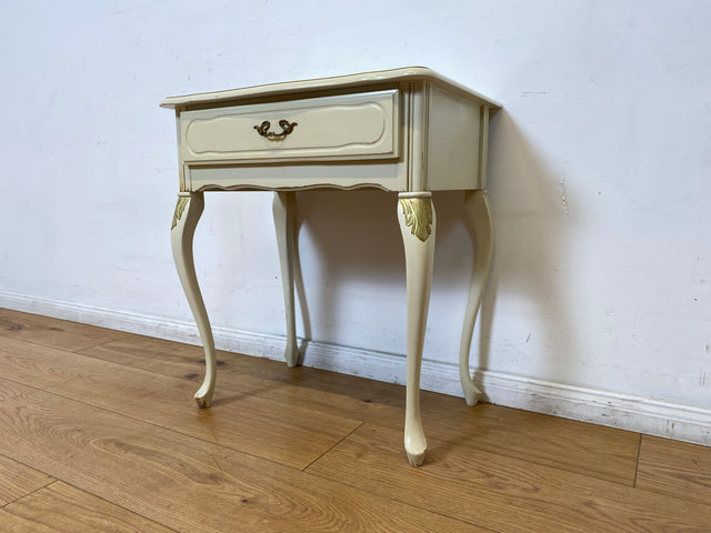 WMK I Charmanter weißer Chippendale Nachttisch mit Schublade und edlem Messinggriff I Nachtkommode Nachtschrank Nachtschränkchen Kommode Beistelltisch Vintage Barock Rokoko Berlin Jena Bamberg