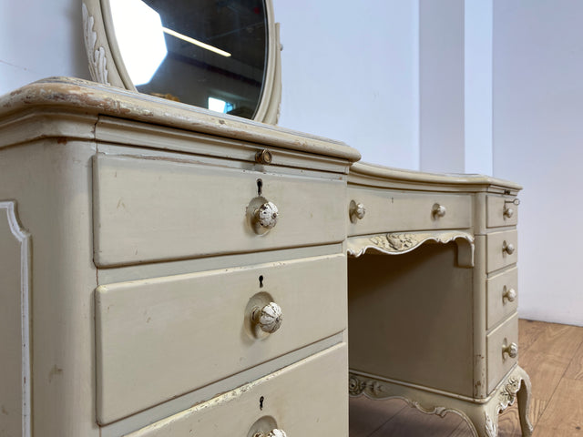 WMK # Wunderschöner weißer antiker Schminktisch im Stile Louis XV, Vollholz, mit neigbaren Spiegel, um 1930 # Schminkkommode Lady Sekretär Schreibtisch Frisiertisch Barock Rokoko Shabby Chic Vintage