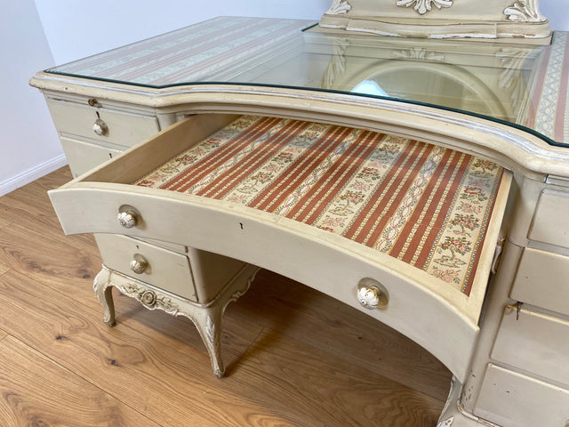 WMK # Wunderschöner weißer antiker Schminktisch im Stile Louis XV, Vollholz, mit neigbaren Spiegel, um 1930 # Schminkkommode Lady Sekretär Schreibtisch Frisiertisch Barock Rokoko Shabby Chic Vintage