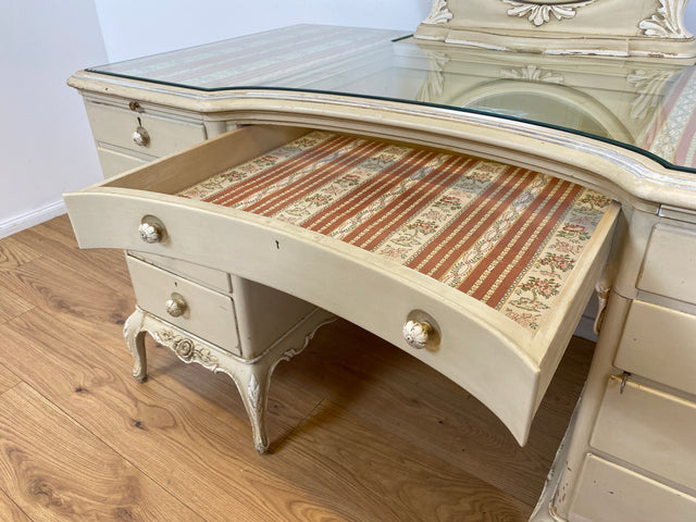 WMK # Wunderschöner weißer antiker Schminktisch im Stile Louis XV, Vollholz, mit neigbaren Spiegel, um 1930 # Schminkkommode Lady Sekretär Schreibtisch Frisiertisch Barock Rokoko Shabby Chic Vintage