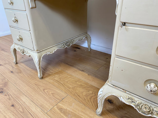 WMK # Wunderschöner weißer antiker Schminktisch im Stile Louis XV, Vollholz, mit neigbaren Spiegel, um 1930 # Schminkkommode Lady Sekretär Schreibtisch Frisiertisch Barock Rokoko Shabby Chic Vintage