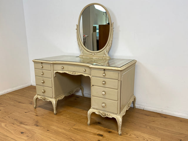 WMK # Wunderschöner weißer antiker Schminktisch im Stile Louis XV, Vollholz, mit neigbaren Spiegel, um 1930 # Schminkkommode Lady Sekretär Schreibtisch Frisiertisch Barock Rokoko Shabby Chic Vintage