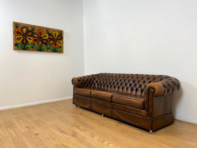 WMK # Hochwertiges original englisches Chesterfield Sofa mit dickem aber weichem gestepptem Echtleder Bezug mit schöner Alterspatina # 3er Sofa Couch Ledersofa Ledercouch Sitzgarnitur Leather Vintage