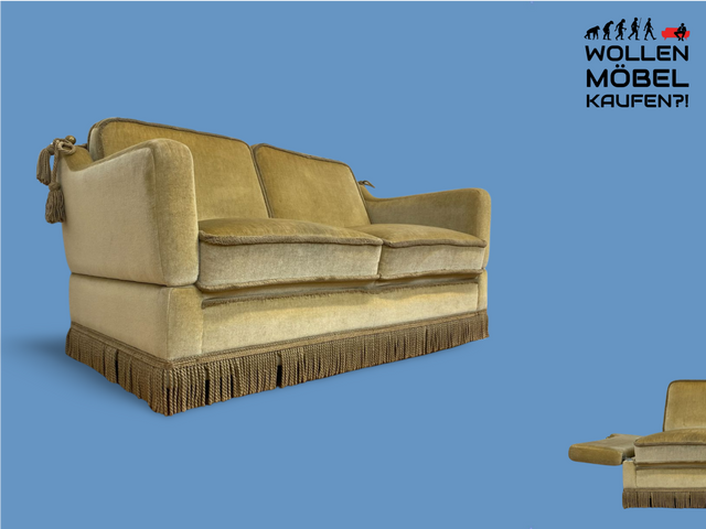 WMK Süßes, sehr bequemes und gut erhaltenes kleines Vintage Sofa mit aufklappbaren Armlehnen, schönen Fransen und weichem Samt Bezug # grüne 2er Couch 2-Sitzer Daybed Chaiselongue Liege Vintage Retro