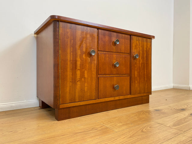 WMK # Very pretty &amp; well-preserved 50s chest of drawers made of solid wood with drawers &amp; beautiful brass handles # Sideboard, laundry chest, cupboard, sideboard, lowboard, TV lowboard, vintage mid-century 60s