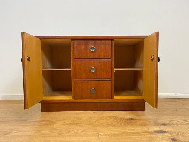 WMK # Very pretty &amp; well-preserved 50s chest of drawers made of solid wood with drawers &amp; beautiful brass handles # Sideboard, laundry chest, cupboard, sideboard, lowboard, TV lowboard, vintage mid-century 60s