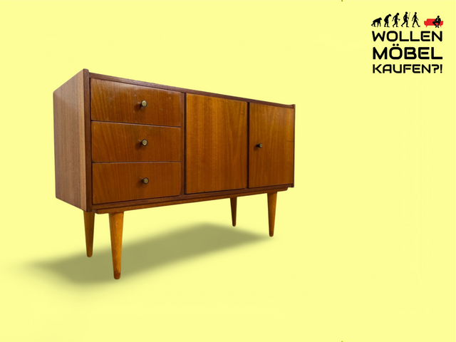 WMK # Schönes kleines 1960er Jahre Sideboard mit Schubladen, konischen Füßen, und hübschen Originalgriffen # Kommode Lowboard TV-Lowboard TV-Bank Schuhschrank Wäschekommode Mid-Century Vintage Retro