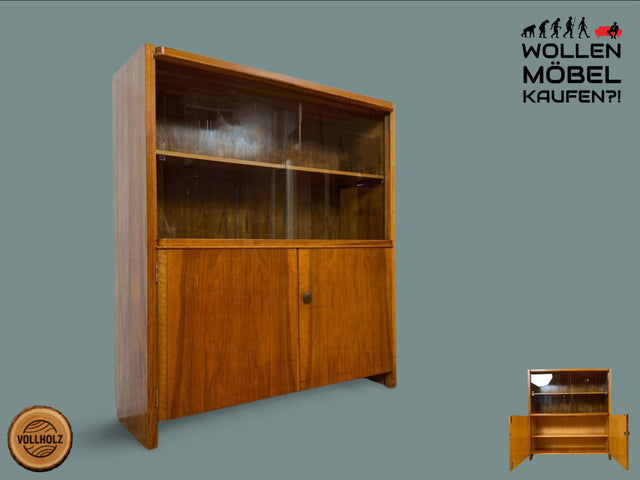 WMK I Stilvolle Mid-Century Designer Vitrine von Bruno Paul für VEB Hellerau , Vollholz in Nussbaum I Schrank Bücherschrank Highboard Regal Glas Bücher Geschirr Bauhaus DDR Vintage Berlin Köln Bremen