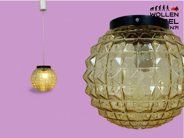WMK # Hübsche & sehr gut erhaltene Mid-Century Hängelampe mit besonders schöner Rauchglasglocke & warmen Licht # Lüster Glaslüster Deckenlampe Pendelleuchte Deckenleuchte Kugellampe Vintage 60er 70er