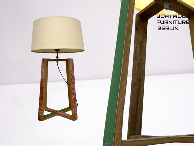 Boatwood by WMK # 1/3 Einzigartige Tischlampe mit Lampenfuß aus altem Bootsholz und weißem Lampenschirm, ein handgefertigtes Unikat in Originalfarben # Lampe Tischleuchte Schreibtischlampe Leselampe