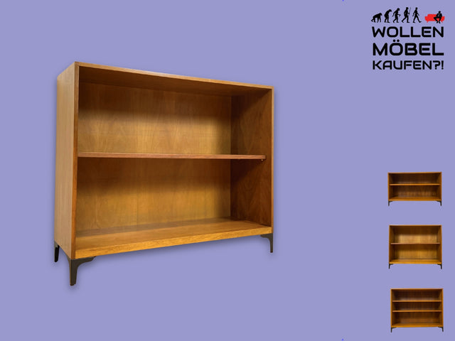 Sehr schönes niedriges Mid-Century Regal in Nussbaum auf neuen Metallfüßen I Bücherregal Bücherschrank Holzregal Bookshelf Küchenregal Badregal Sideboard Vintage 60er I
