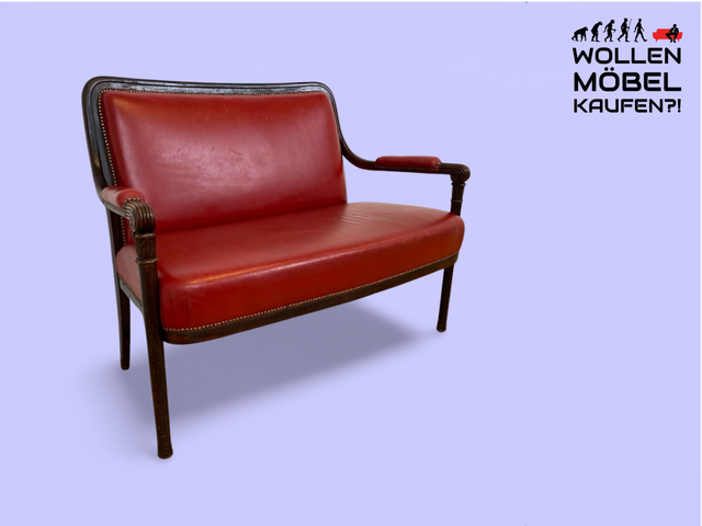 WMK # Sehr elegantes und gut erhaltenes antikes 2er Sofa mit späterem rotem Leder Bezug und handverziertem Holzrahmen # Couch 2-Sitzer Bank Sitzbank Küchenbank Ledersofa Ledercouch Jugendstil Vintage