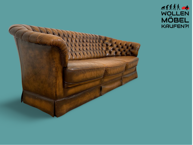 WMK # Uriges & hochwertiges englisches Chesterfield Sofa mit dickem aber weichem gestepptem Echtleder mit schöner Alterspatina # 3er Sofa Couch Ledersofa Ledercouch 3-Sitzer Vintage # Versand möglich