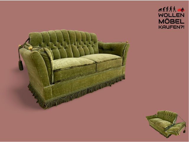 WMK # Süßes, sehr gemütliches & gut erhaltenes kleines grünes Vintage Sofa mit aufklappbaren Armlehnen, Fransen & Samt Bezug # 2er Couch 2-Sitzer Daybed Chaiselongue Liege Mid-Century Retro 60er 70er