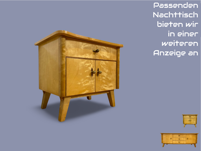 WMK I Freundliches helles Mid-Century Sideboard aus vollem Holz mit schönen Originalgriffen, Glasauflage & Schubladen I Kommode Lowboard Wäschekommode TV Board Bank Vintage 50er 60er Berlin Bremen NRW