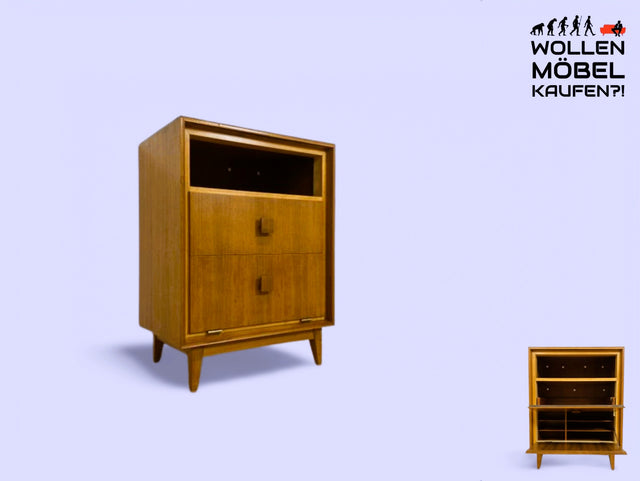 WMK Formschlichte & gut erhaltene kleine Mid-Century Kommode aus vollem Holz mit vielseitigem Stauraum & hübschen Holzgriffen # Schränkchen Sideboard Nachttisch Nachtschrank Flurkommode Vintage 50er