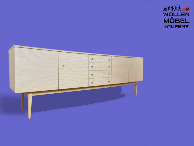 WMK Stilvolles und gut erhaltenes weißes 70er Jahre Sideboard mit Schubladen, Messinggriffen und seltenen reliefartigen Fronten # Kommode TV-Bank TV-Lowboard Fernsehschrank Anrichte Retro Vintage