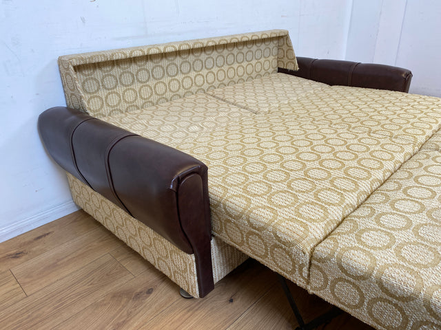Retro pur! Gemütliche 70er Jahre Couch mit Schlaffunktion mit hellem Originalbezug I Sofa Couch Schlafsofa Schlafcouch Klappcouch Daybed Sitzgarnitur Vintage Space Age 60er I