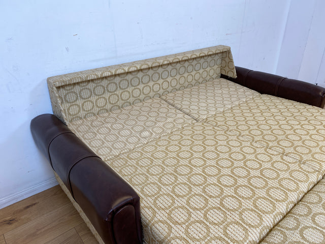 Retro pur! Gemütliche 70er Jahre Couch mit Schlaffunktion mit hellem Originalbezug I Sofa Couch Schlafsofa Schlafcouch Klappcouch Daybed Sitzgarnitur Vintage Space Age 60er I