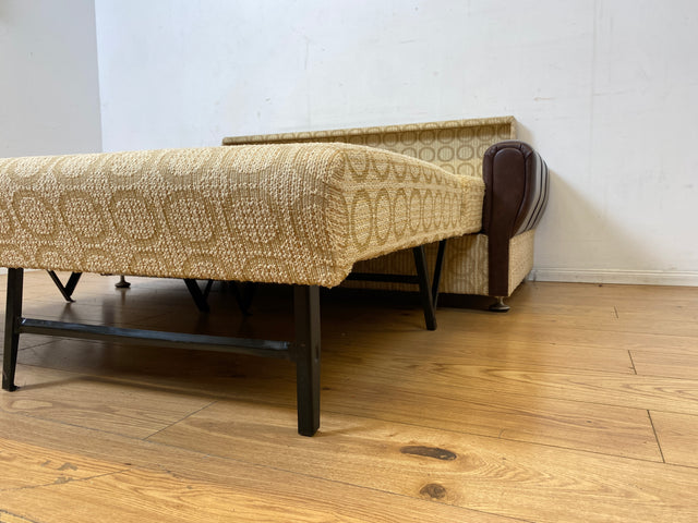 Retro pur! Gemütliche 70er Jahre Couch mit Schlaffunktion mit hellem Originalbezug I Sofa Couch Schlafsofa Schlafcouch Klappcouch Daybed Sitzgarnitur Vintage Space Age 60er I