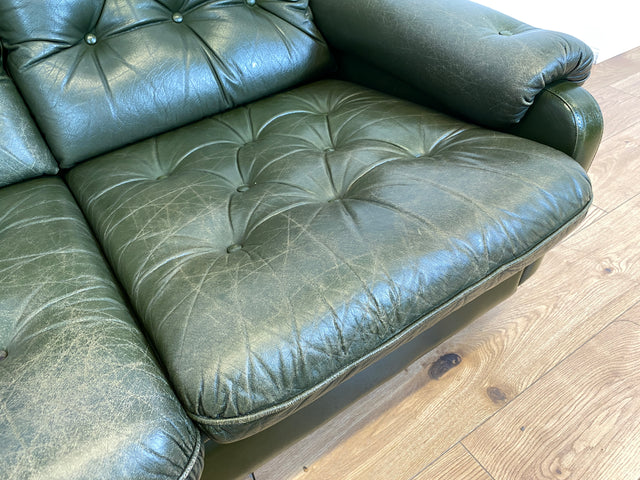 WMK # Stilvolles & äußerst bequemes skandinavisches Ledersofa mit gestepptem Echtleder Bezug in grün mit charaktervoller Alterspatina # 2er Sofa Couch Ledercouch 2-Sitzer Chesterfield Leder Vintage