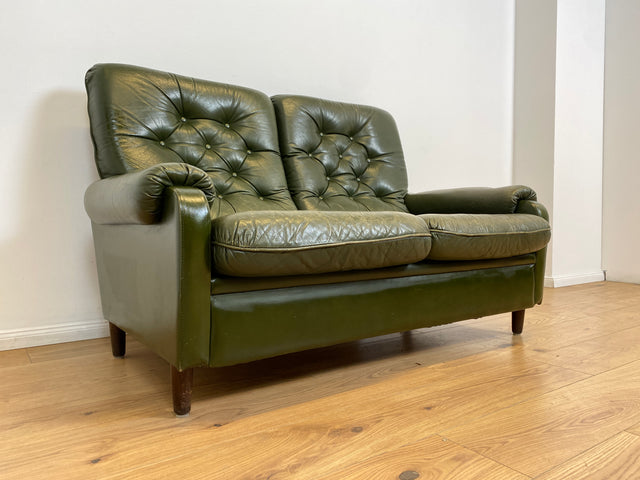 WMK # Stilvolles & äußerst bequemes skandinavisches Ledersofa mit gestepptem Echtleder Bezug in grün mit charaktervoller Alterspatina # 2er Sofa Couch Ledercouch 2-Sitzer Chesterfield Leder Vintage