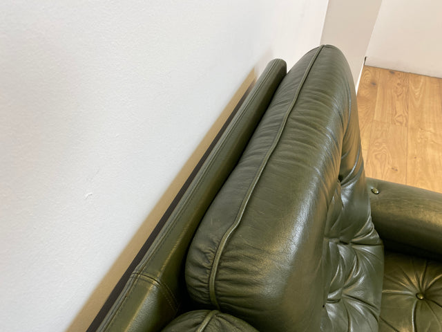 WMK # Stilvolles & äußerst bequemes skandinavisches Ledersofa mit gestepptem Echtleder Bezug in grün mit charaktervoller Alterspatina # 2er Sofa Couch Ledercouch 2-Sitzer Chesterfield Leder Vintage