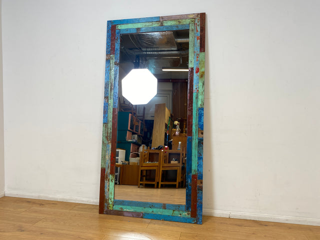 Boatwood by WMK I 100x195cm großer Spiegel I handgefertigtes Unikat aus altem Bootsholz in Originalfarben I bunter Wandspiegel Ganzkörperspiegel Standspiegel Flurspiegel Garderobe Berlin Bremen Halle