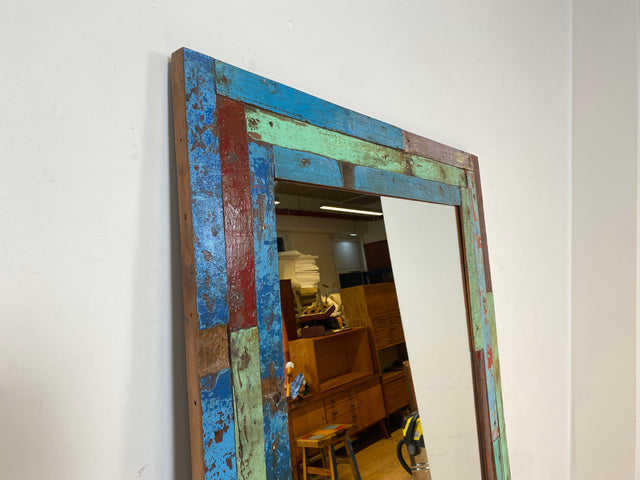 Boatwood by WMK I 100x195cm großer Spiegel I handgefertigtes Unikat aus altem Bootsholz in Originalfarben I bunter Wandspiegel Ganzkörperspiegel Standspiegel Flurspiegel Garderobe Berlin Bremen Halle