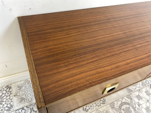 WMK Stilvolles und gut erhaltenes skandinavisches Lowboard aus 1970er Jahren mit Schubladen und formschönen Metallgriffen # TV-Lowboard Fernsehkommode Kommode Schubladenkommode Sideboard Retro Vintage