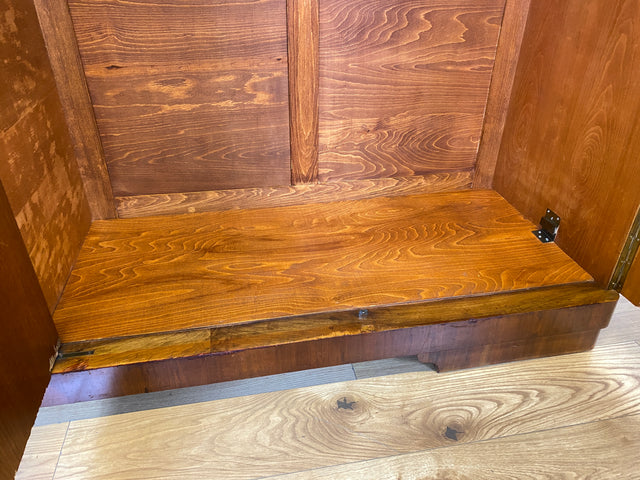 WMK I Sehr schöner und perfekt aufgeteilter 1930er Jahre Art Deco Kleiderschrank aus vollem Holz in Nussbaum I Schrank Schlafzimmerschrank Wäscheschrank Wardrobe Antik Vintage Berlin Magdeburg Bayern
