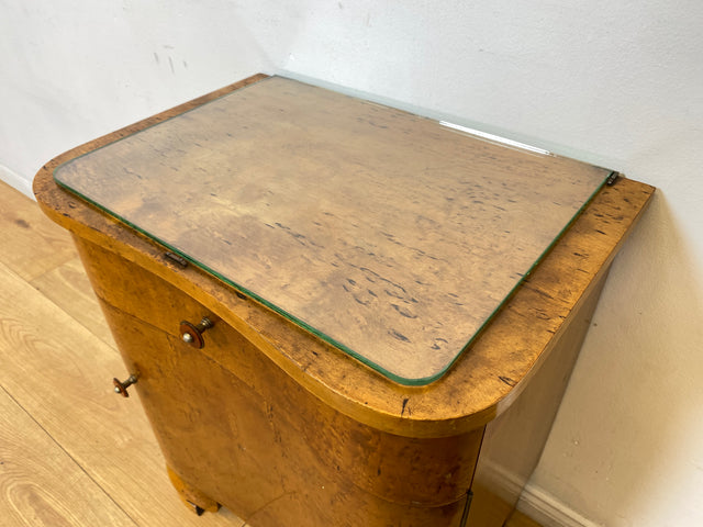 WMK I 1/2 Sehr schöner 1930er Jahre Art Deco Nachttisch aus vollem Holz mit Schublade und Glasauflage I Nachtkommode Nachtschrank Nachtschränkchen Night Stand Vintage Antik Berlin Leipzig Stuttgart