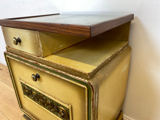 WMK I Wunderschöner jedoch abgerockter 1930er Jahre Art Deco Nachttisch mit Schublade I Nachtschrank Nachtkommode Nachtschränkchen Kommode Beistelltisch Antik Vintage Shabby Chic Berlin Leipzig Köln