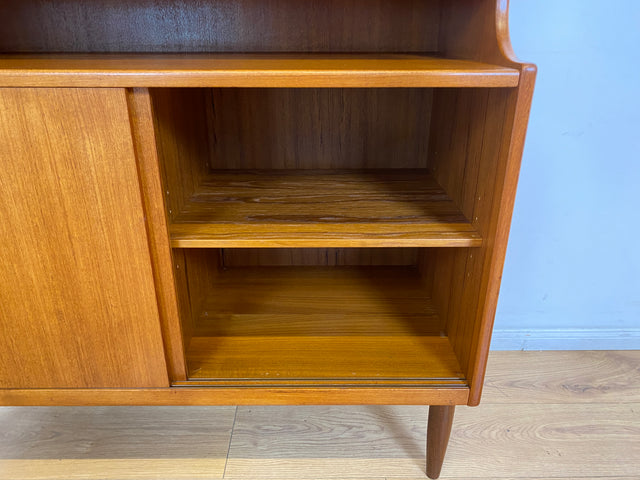 WMK # Hochwertige skandinavische Mid-Century Designer Vitrine von Brouer Møbelfabrik aus massivem Teakholz # Regal Bücherschrank Bücherregal Highboard Sideboard Glass Cabinet Danish Design Vintage