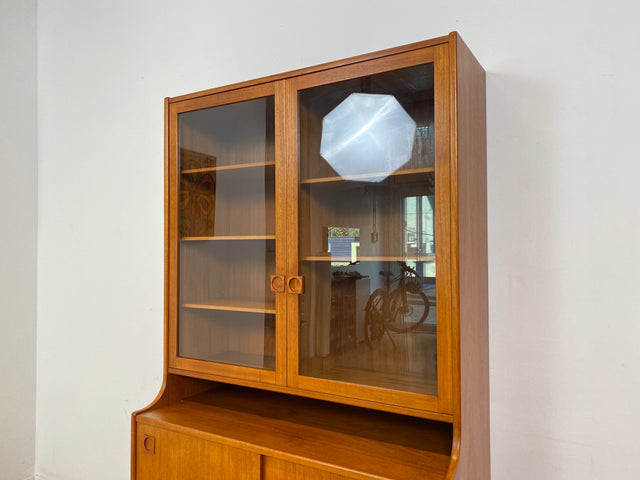 WMK # Hochwertige skandinavische Mid-Century Designer Vitrine von Brouer Møbelfabrik aus massivem Teakholz # Regal Bücherschrank Bücherregal Highboard Sideboard Glass Cabinet Danish Design Vintage