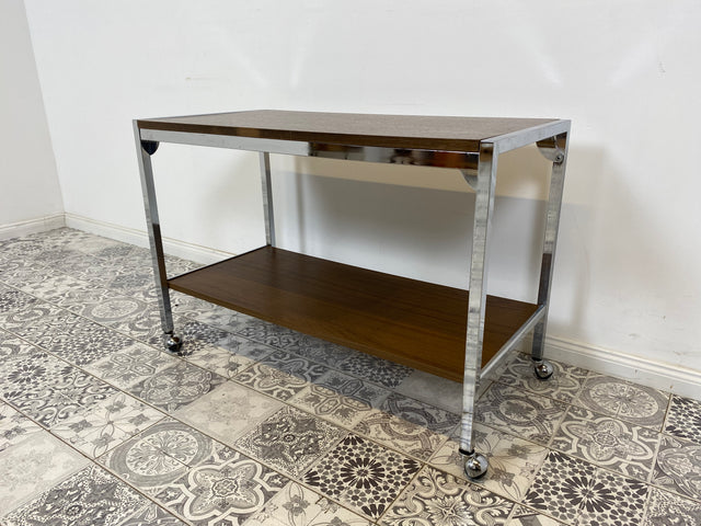 WMK Besonders schöner und sehr gut erhaltener dänischer Designer Servierwagen von Formica Dumbwaiter, minimalistisch, laminiert und verchromt # Beistelltisch Teewagen Couchtisch Vintage Loft 70er