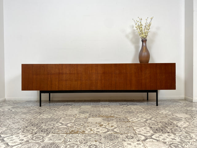 WMK Das Designer Highlight! Stilvolles 50er Jahre Designer Sideboard B40 in langer Ausführung (245cm) von Dieter Wäckerlin für Behr in Teakholz # Crendenza Anrichte TV-Lowboard Mid-Century Loft Teak