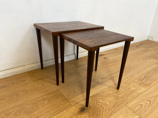 WMK Stilvoller & gut erhaltener skandinavischer 2-in-1 Satztisch aus edlem Palisander mit besonders schöner Maserung # Beistelltisch Couchtisch Coffee table Vintage Danish Design Mid-Century Rosewood