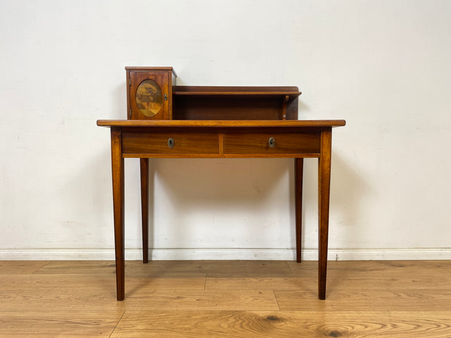 WMK Eleganter und sehr gut erhaltener kleiner antiker Schreibtisch aus vollem Holz in Mahagoni mit hübschen Intarsien # Arbeitstisch Lady Sekretär Schminktisch Frisiertisch Desk Vintage Jugendstil