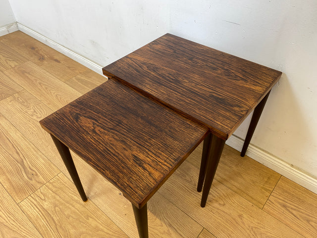 WMK Stilvoller & gut erhaltener skandinavischer 2-in-1 Satztisch aus edlem Palisander mit besonders schöner Maserung # Beistelltisch Couchtisch Coffee table Vintage Danish Design Mid-Century Rosewood