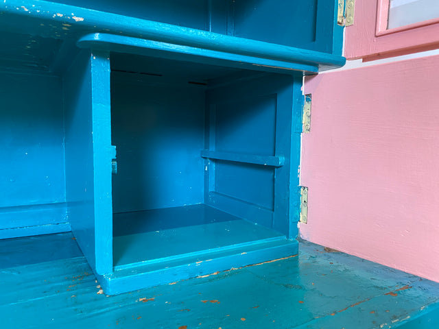 WMK I Sehr schöne jedoch etwas abgenutzte 30er Jahre Art Deco Küchenanrichte in Rosa und Grün mit Originalgläsern