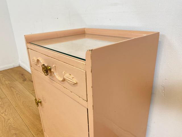 WMK # Sehr schöner 30er Jahre Art Deco Nachttisch in zart Rosa aus vollem Holz mit Schublade und Messinggriffen # Nachtschrank Nachtkommode Kommode Bedside Table Antik Vintage Berlin Schwerin Köln