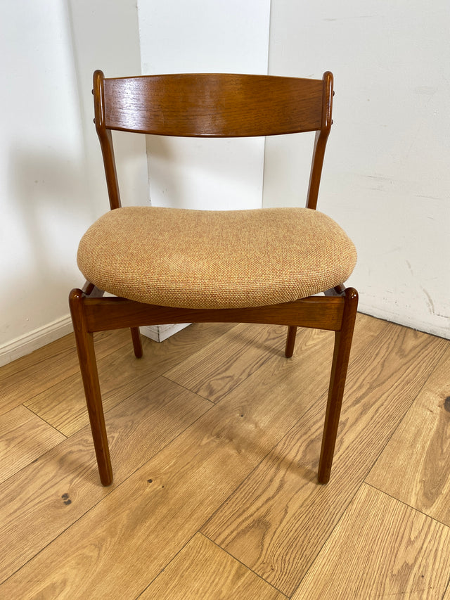 WMK I 4er Set skandinavischer Designer Stühle Model 49 von Erik Buck für O.D. Møbler I Teakholz I Esszimmerstühle Küchenstühle Chairs Danish Design Mid-Century Vintage Teak I Berlin Stuttgart Dresden