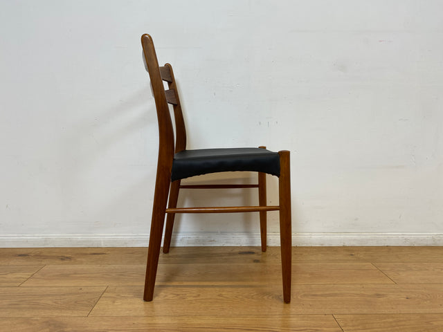 WMK I 4er Set skandinavischer Mid-Century Stühle I aus Teakholz mit schwarzem Kunst Leder Bezug I Esszimmerstühle Küchenstühle Holzstühle Chairs Skai Danish Design Vintage Teak Berlin Bayern Hannover