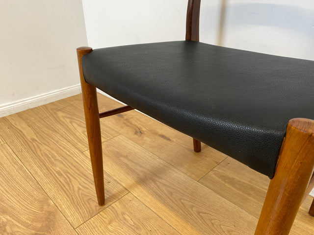 WMK I 4er Set skandinavischer Mid-Century Stühle I aus Teakholz mit schwarzem Kunst Leder Bezug I Esszimmerstühle Küchenstühle Holzstühle Chairs Skai Danish Design Vintage Teak Berlin Bayern Hannover