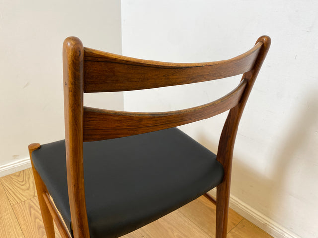 WMK I 4er Set skandinavischer Mid-Century Stühle I aus Teakholz mit schwarzem Kunst Leder Bezug I Esszimmerstühle Küchenstühle Holzstühle Chairs Skai Danish Design Vintage Teak Berlin Bayern Hannover