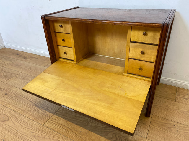 Hochwertige und gut erhaltene beidseitige 50er Jahre Kommode I Vollholz in Walnuss mit 2 Klappen & Schubladen