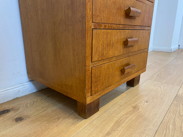 WMK # Formschlichte & gut erhaltene 50er Jahre Kommode aus vollem Eichenholz mit vielen Schubladen & originalen Holzgriffen # Sideboard Wäschekommode Schrank Schubladenkommode Vintage Mid-Century 60er
