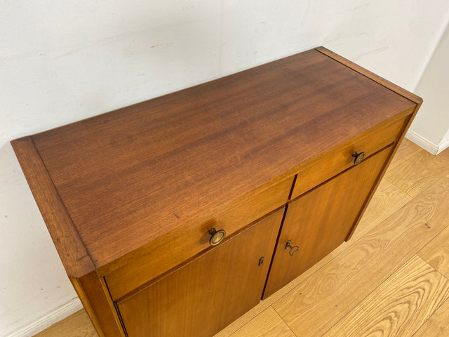 WMK I Sehr schöne 50er Jahre Kommode aus vollem Holz mir Schubladen und Messinggriffen